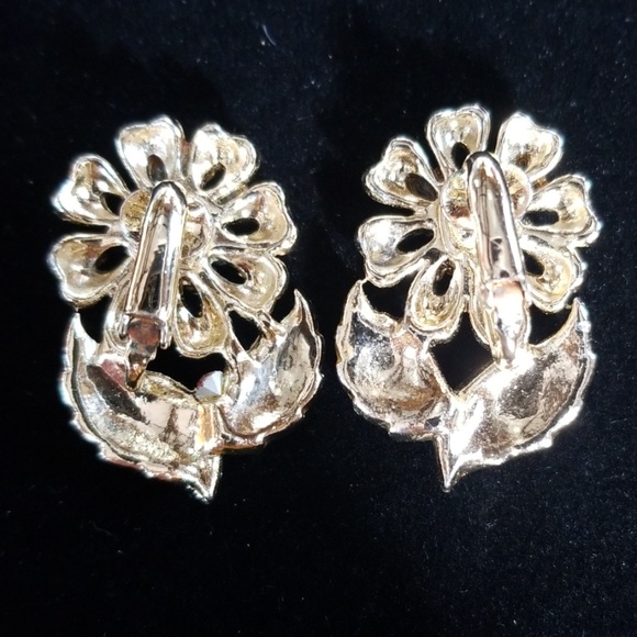 Vintage Mid Century AB Crystal Rhinestone Clip Earrings - Picture 6 of 11